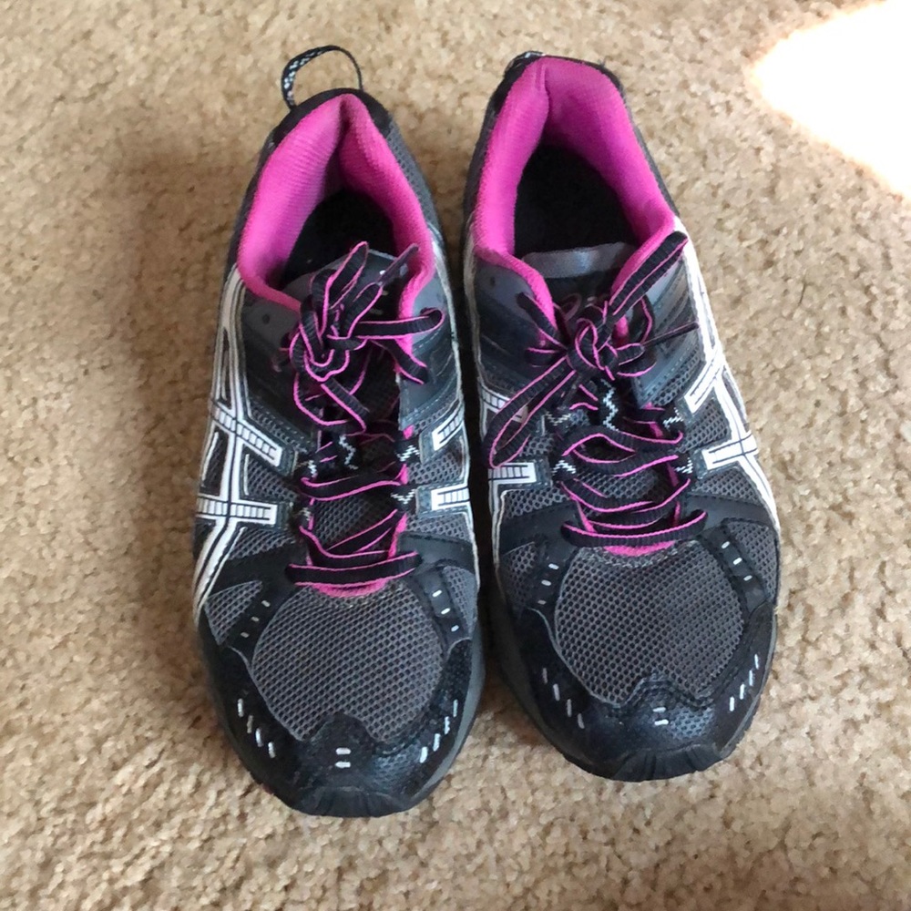 Running shoes